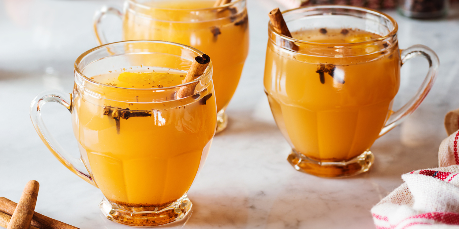 non-alcoholic hard apple cider with cinnamon