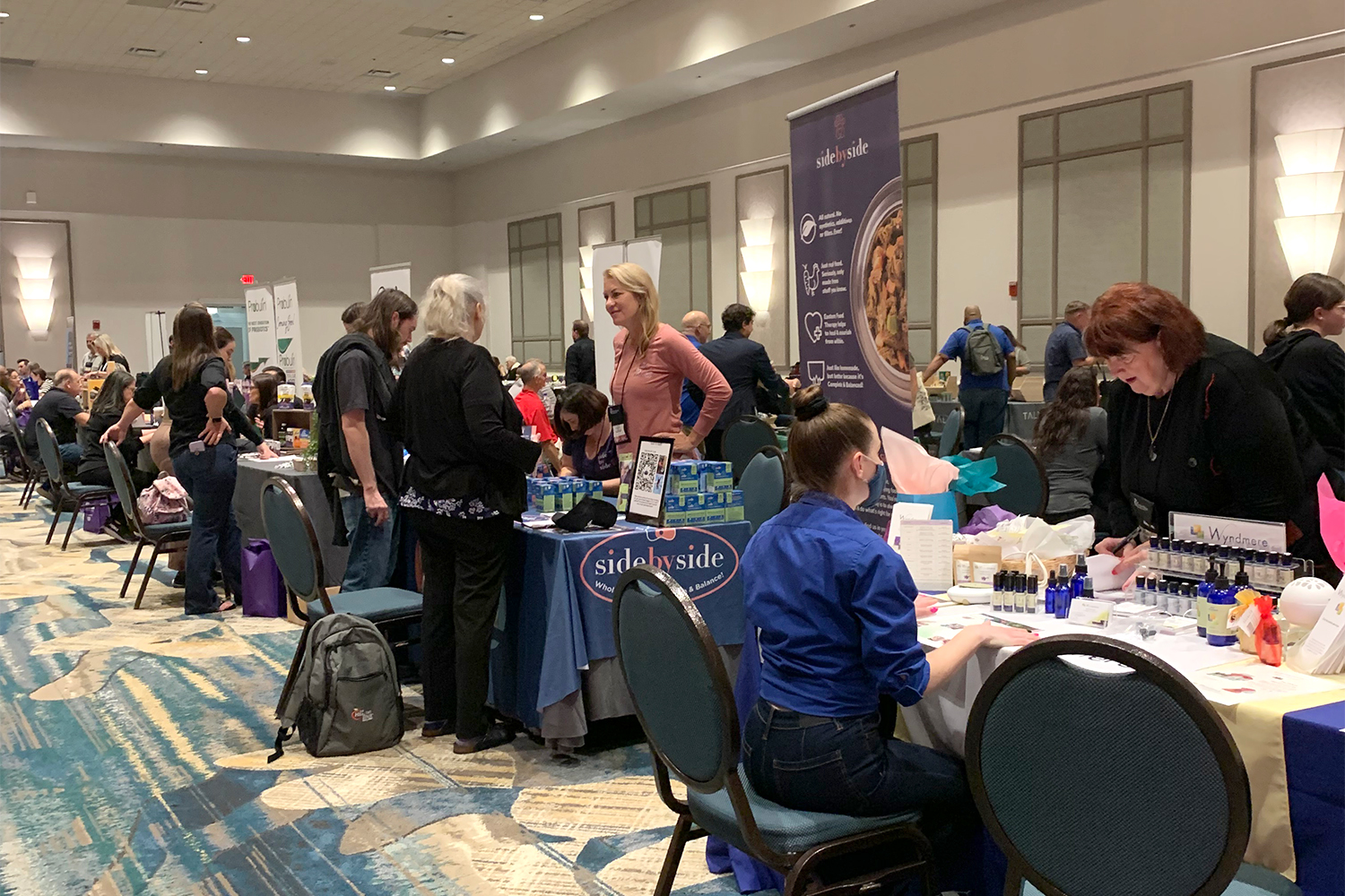 retailers and vendors exchanging ideas